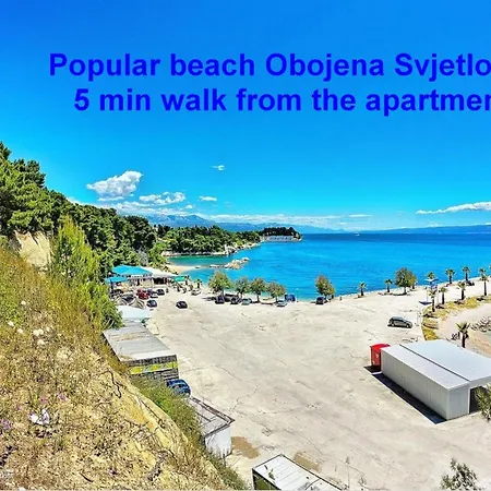 Beachfront Drazen With Patio & Parking Апартаменты *