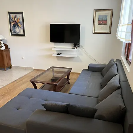 Beachfront Drazen With Patio & Parking