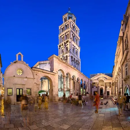 Διαμέρισμα Beachfront Drazen With Patio & Parking Σπλιτ