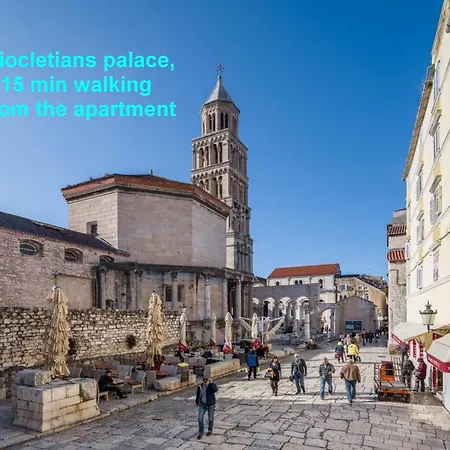 Beachfront Drazen With Patio & Parking Διαμέρισμα