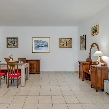 Beachfront Drazen With Patio & Parking