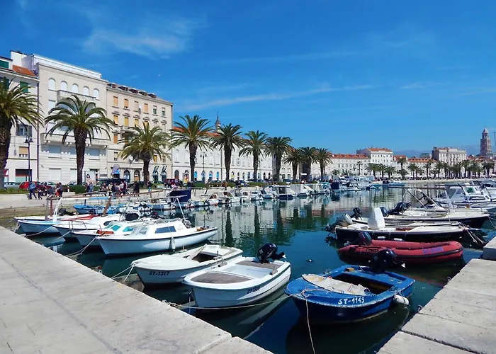 Beachfront Drazen With Patio & Parking Διαμέρισμα *