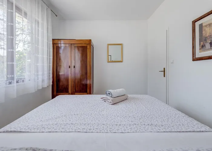 Διαμέρισμα Beachfront Drazen With Patio & Parking