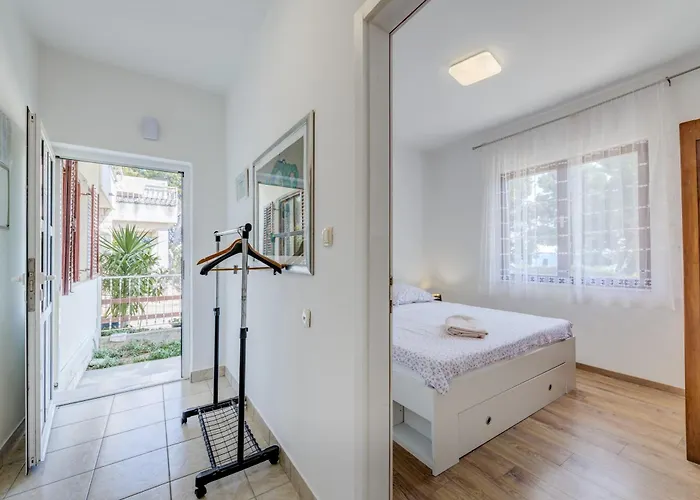 Διαμέρισμα Beachfront Drazen With Patio & Parking *