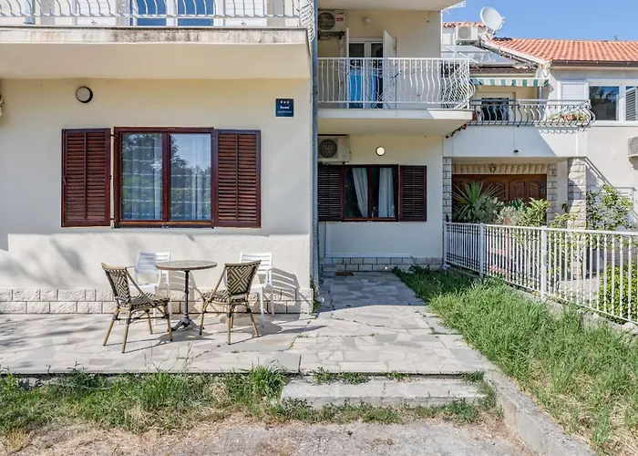 Διαμέρισμα Beachfront Drazen With Patio & Parking