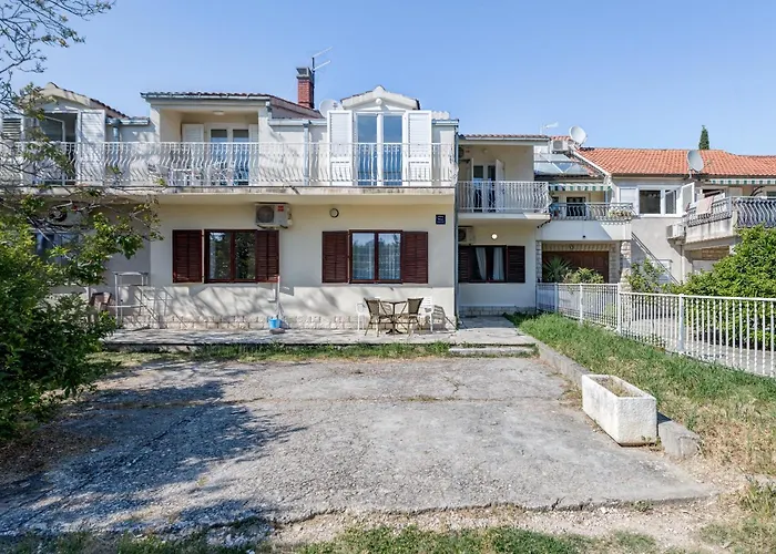 Διαμέρισμα Beachfront Drazen With Patio & Parking *