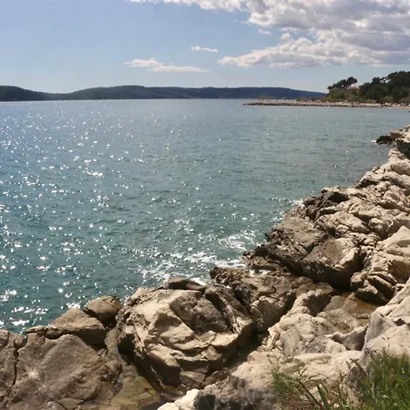 Apartment Beachfront Drazen With Patio & Parking Split