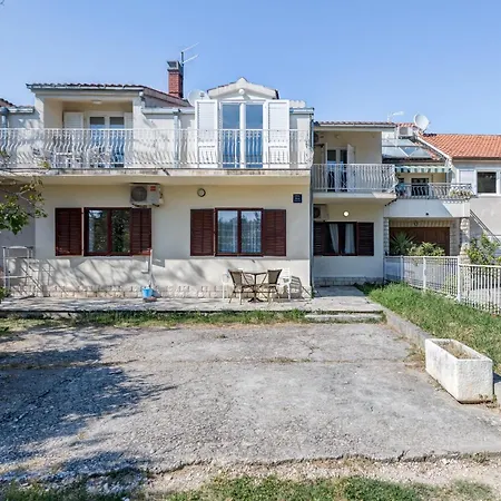 شقة Beachfront Drazen With Patio & Parking *